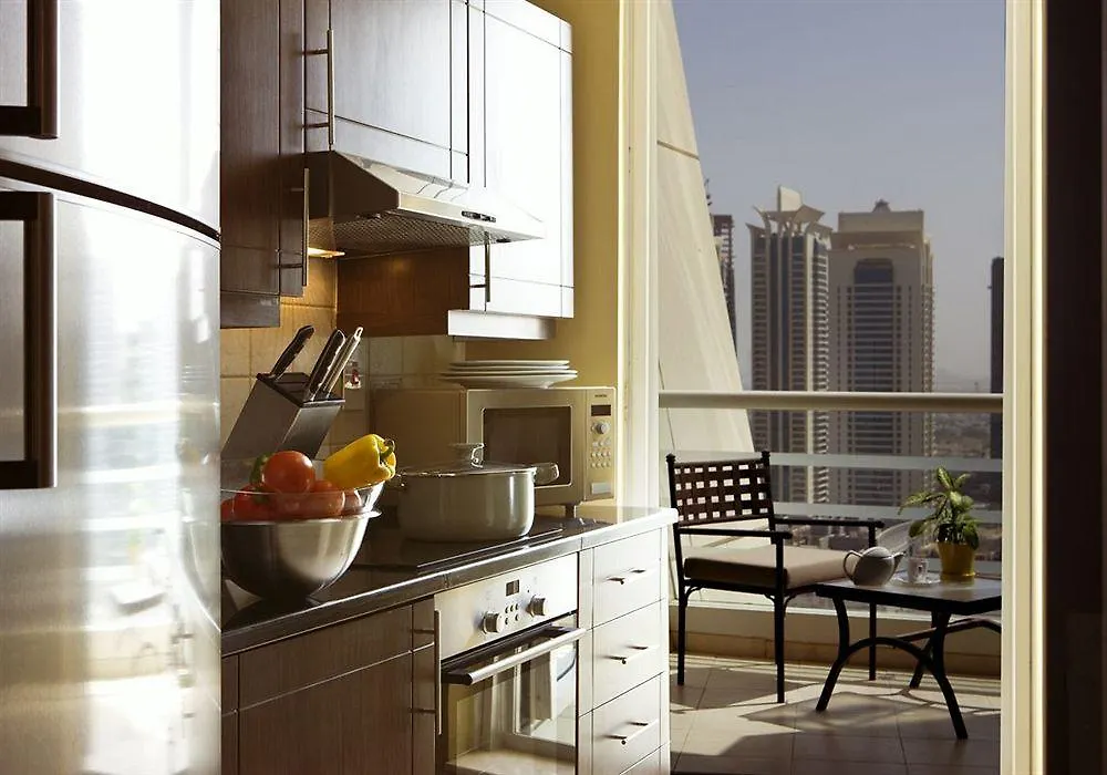 Dusit Residence Dubai Marina 4*,