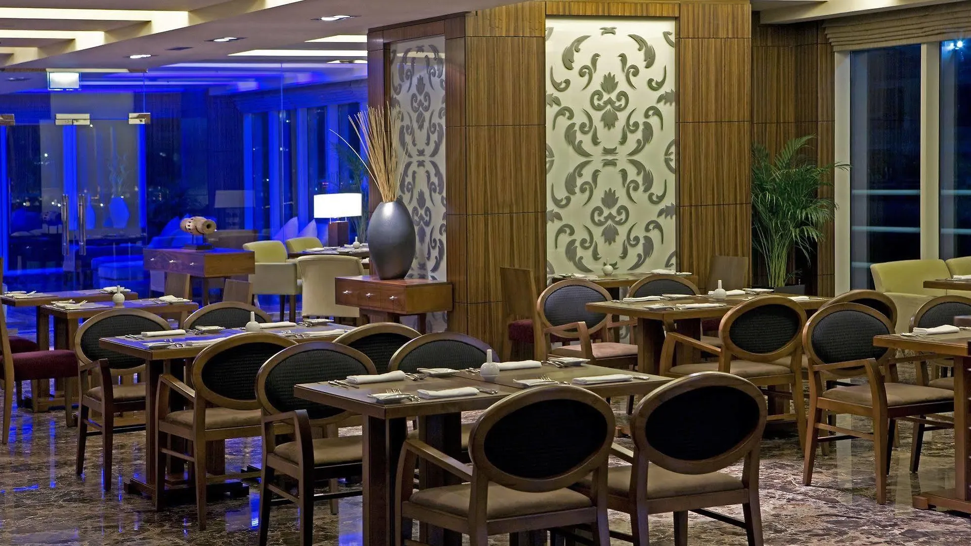 **** Aparthotel Dusit Residence Dubai Marina United Arab Emirates
